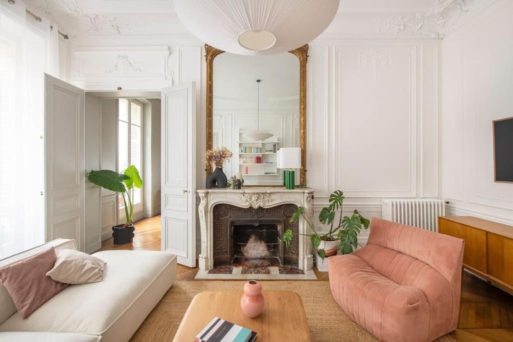Haussmannien 156m2 Avec Balcon Filant Appartamento Parigi